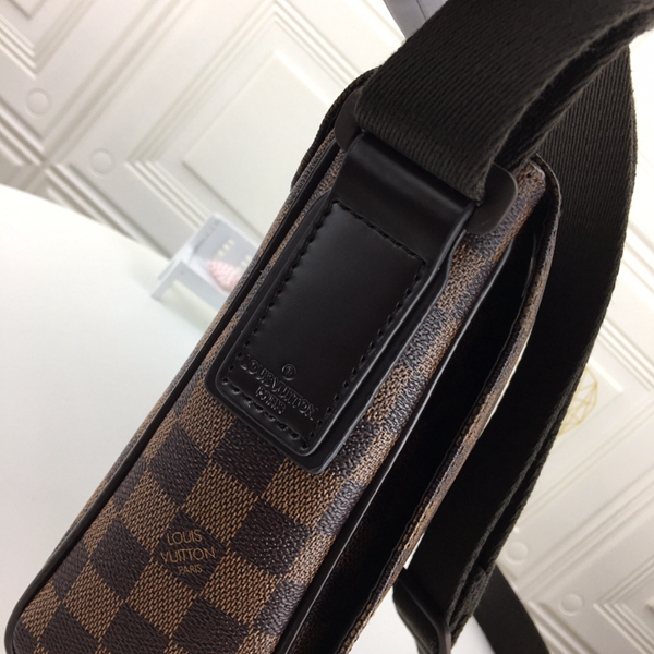 ルイヴィトンバッグ素材ディテール